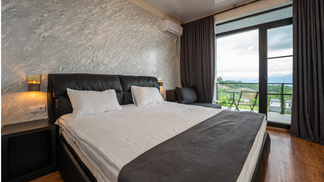 Take advantage of a discount on accommodation for 2 guests in room , from Monday to Thursday at Villa Lapa.  image 0