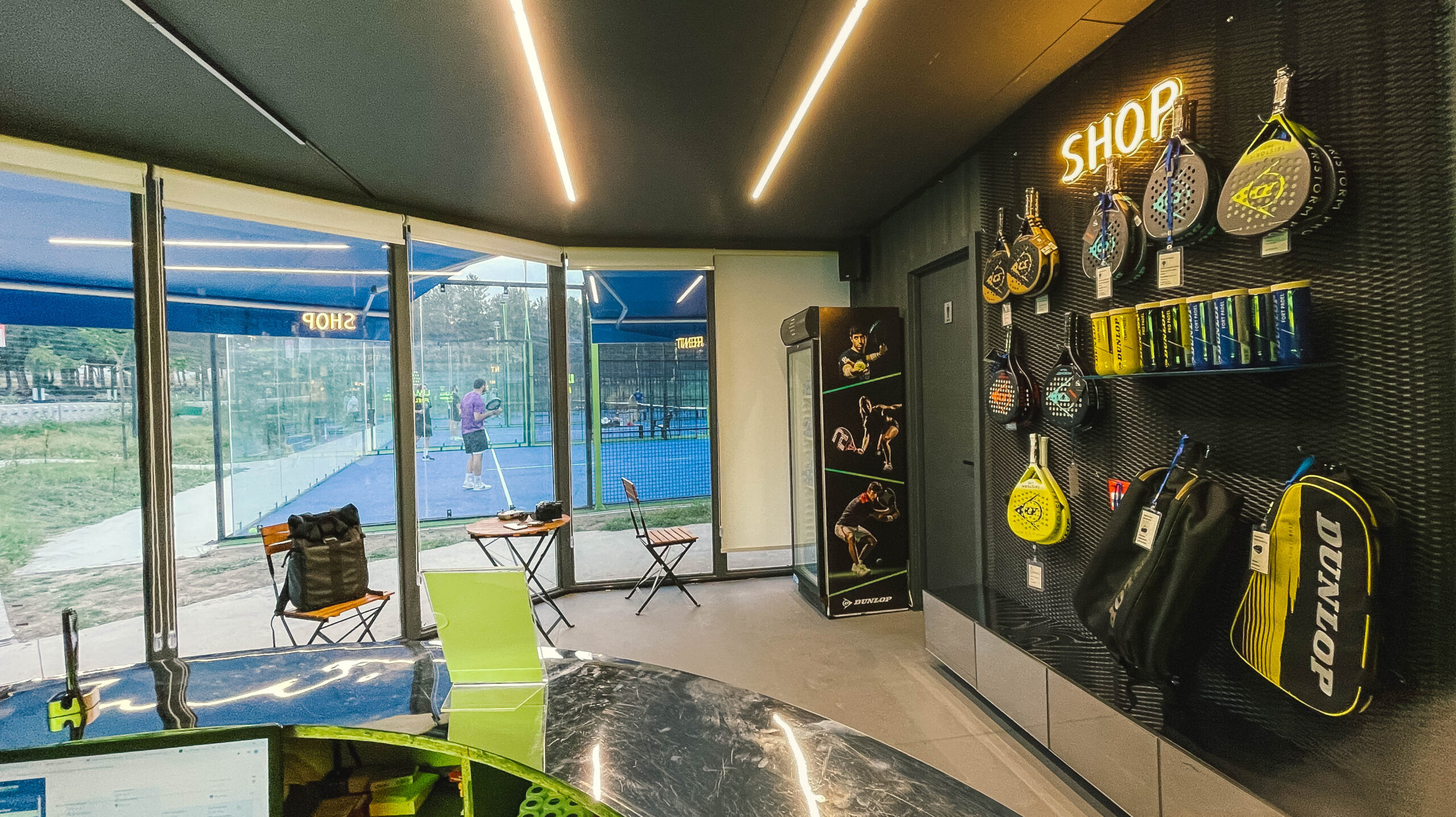 გაატარე დაუვიწყარი დრო მეგობრებთან ერთად პადელის კორტზე image 1