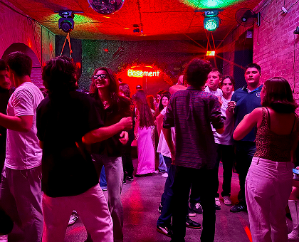 20, 25 ან 30 თინეიჯერზე გათვლილი წვეულება - TEEN DJ PARTY