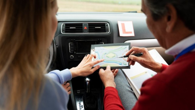 Enjoy 4 practical in-city driving lessons from Driver. 0