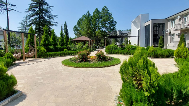 Enjoy a discount on a hotel room for two guests, including breakfast and lunch at Park Hotel Tskaltubo. image 11