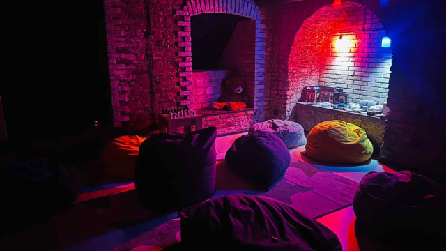 Take advantage of discounts on meals for 2 guests at the bar and entertainment space in the house. image 3