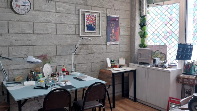 Take advantage of the discount on our enamel painting course. image 0