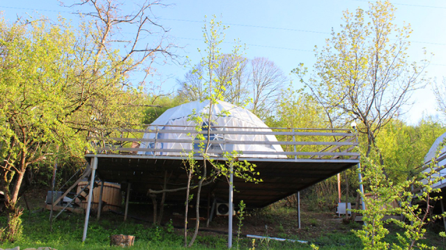 ისარგებლე ფასდაკლებით საოჯახო ნომერში 4 სტუმრის განთავსებაზე ბერხევა გლემპინგი | Berkheva Glamping -ში. image 15