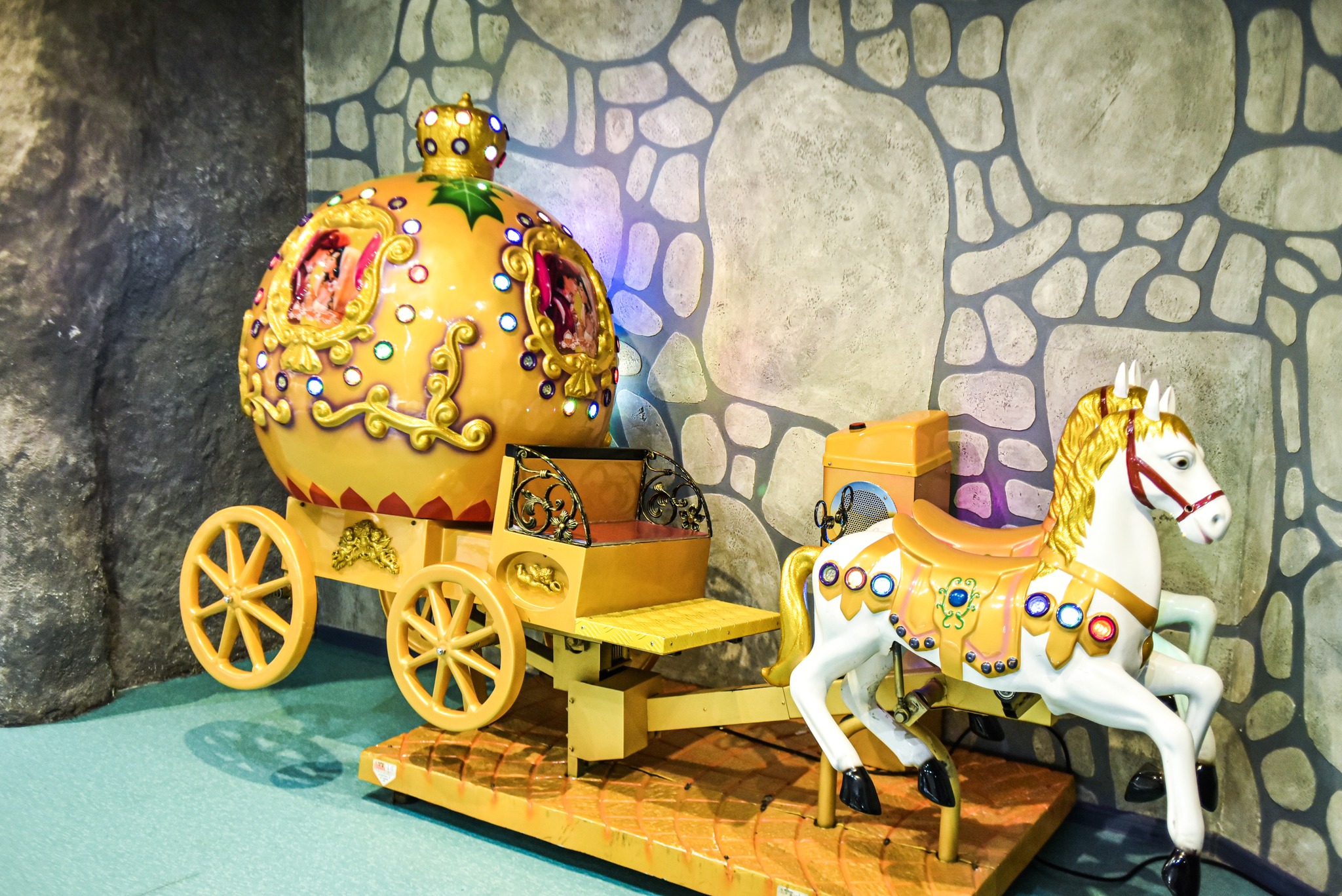 ყველაფერი ერთ შეთავაზებაში -  გართობა, დაუვიწყარი ატმოსფერო და მეგობრები image 0