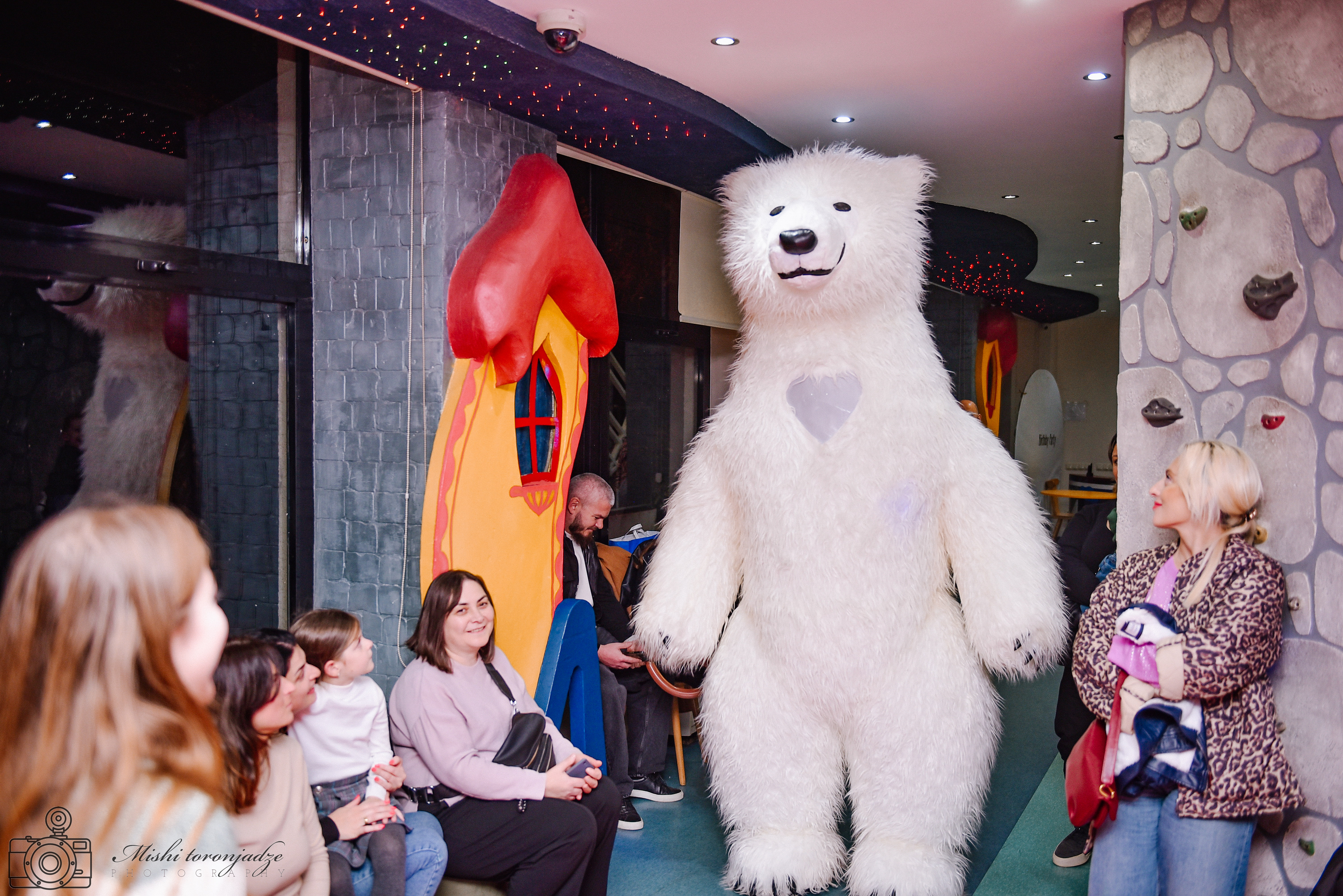 ყველაფერი ერთ შეთავაზებაში -  გართობა, დაუვიწყარი ატმოსფერო და მეგობრები image 17