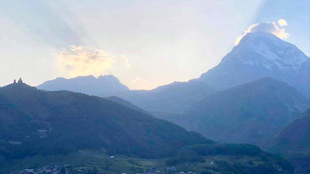 ისარგებლე ფასდაკლებით ნომერში 4 სტუმრის განთავსებაზე, ყუროს მთის ხედით, აქსიენი | Axien -ში. image 12