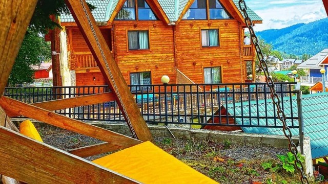 ისარგებლე ფასდაკლებით ბაკურიანის სასტუმროს ნომერში Greenwood Hotel. image 6