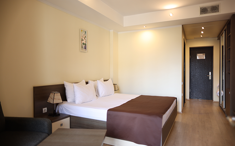 შექმენი დაუვიწყარი მოგონებები სასტუმრო ჯინო ველნეს რაბათში. 13