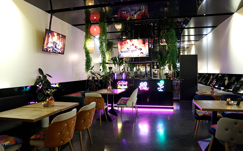 დააგემოვნე კერძები მეგობრებთან ერთად კოლექტივ ბარ & რესტორანში 0