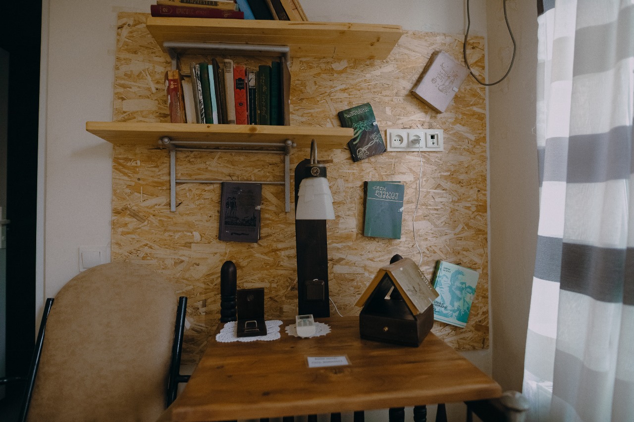 გაატარე დაუვიწყარი დრო წიგნის სასტუმროში. image 9