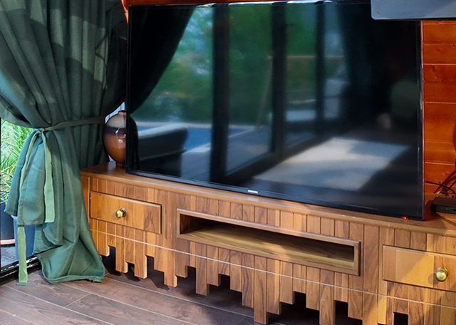 Take advantage of the discount on accommodation for 2 guests at Slice Of Heaven cottage. image 2