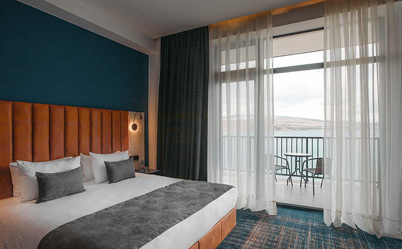 ისარგებლე ფასდაკლებით ნომერში 2 სტუმრის განთავსებაზე ზღვის ხედით ჯინო სისაიდ თბილისი | Gino Seaside Tbilisi -ში. image 5