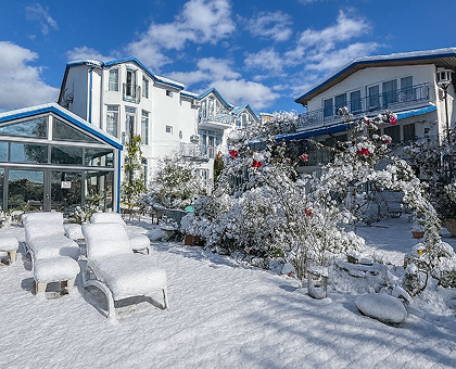 განიტვირთე მეგობრებთან ერთად ბაზალეთში