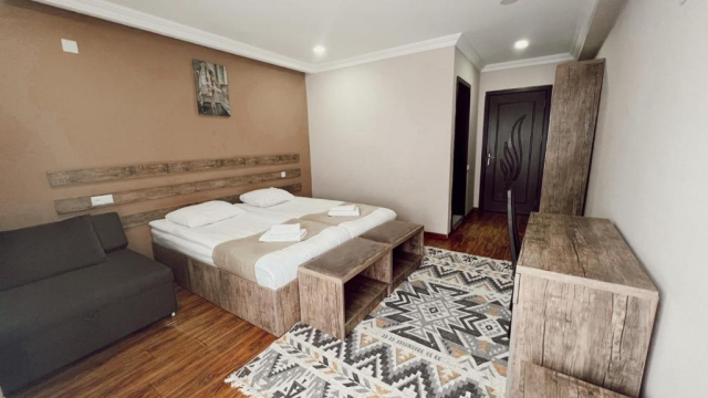 ისარგებლე ფასდაკლებით ნომერში 2 ან 3 სტუმრის განთავსებაზე მაუნთინ მესტიაში. image 0