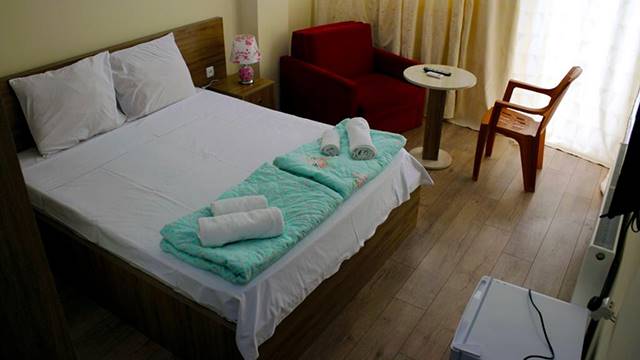 5 ლარად, 36%-იანი ფასდაკლების Swooper Code-ი, ნომერი 2 სტუმარზე + საუზმე ქობულეთის სასტუმროში «ჩილ აუთი / CHILL OUT» image 0