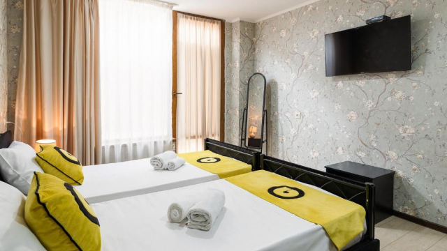 Take advantage of the discount on accommodation for 2 guests at Aura Plaza Hotel. image 3