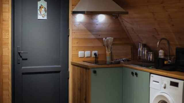 Take advantage of the discount on cottage accommodation at Bulachauri House in the Forest. image 6