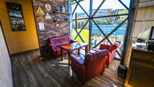 ისარგებლეთ ფასდაკლებით 15 ადამიანზე გათვლილ კერძების მენიუზე არტ ჰაუს თბილისისგან • Art House Tbilisi. image 3