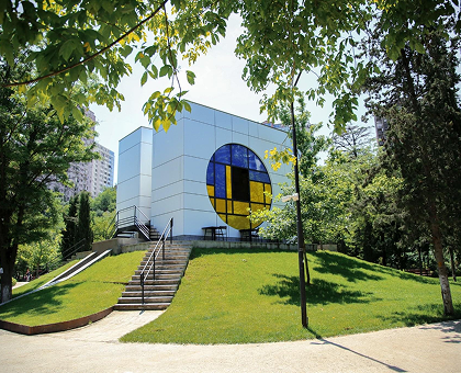 გადაიხადე დაუვიწყარი დაბადების დღე კუბი კონტექსტში