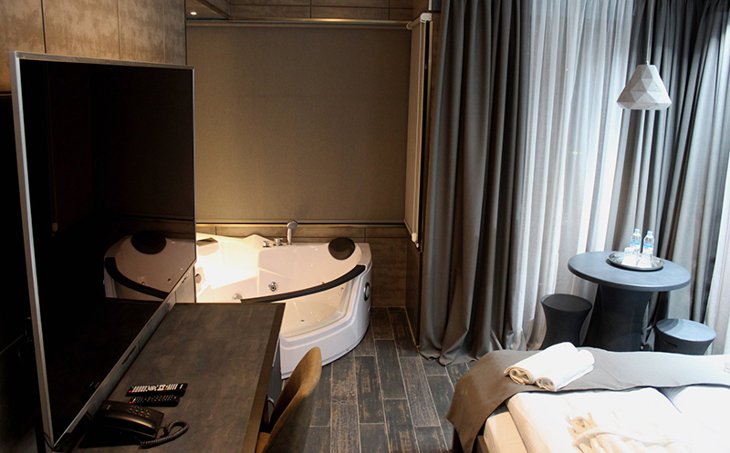 შექმენი დაუვიწყარი მოგონებები მეგობრეთან ერთად სასტუმრო პიანო ბორაჩოში 5