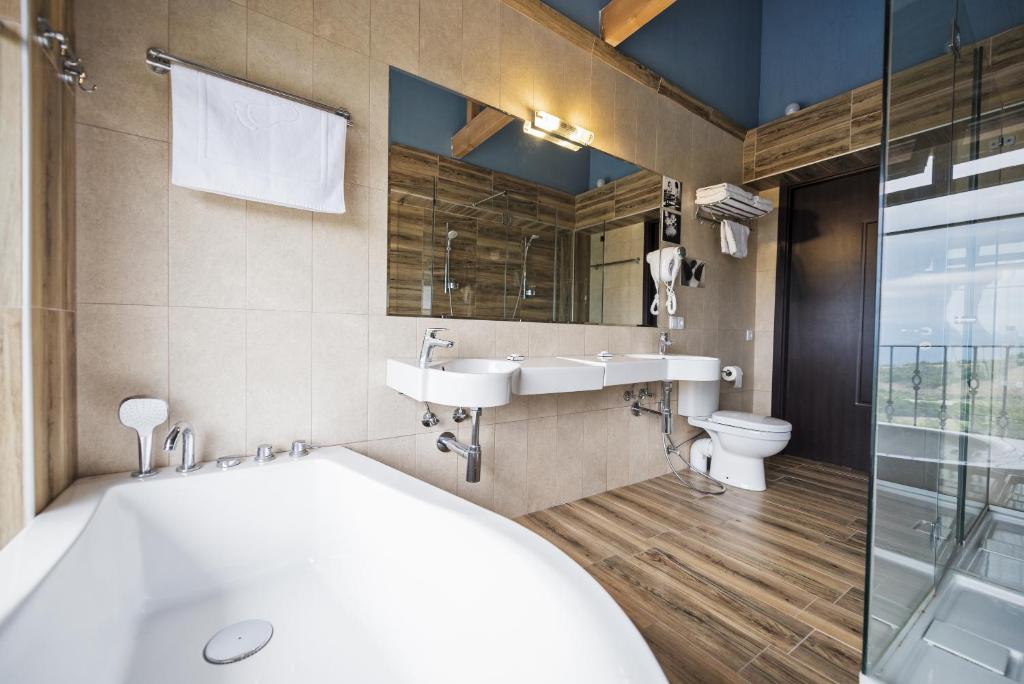 ისარგებლე ფასდაკლებით სასტუმროს ნომერში 2 სტუმრის განთავსებაზე 2, 3, 4 და 5 ღამით შატო მერეში. image 9