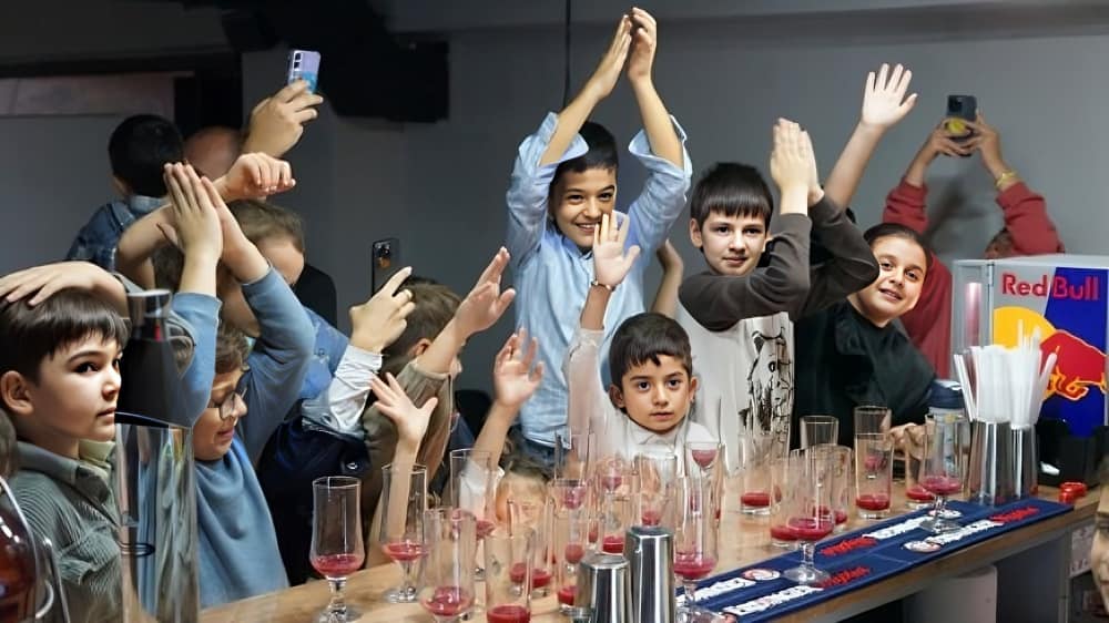 დაჯავშნე სივრცე და გაერთე მეგობრებთან ერთად image 2