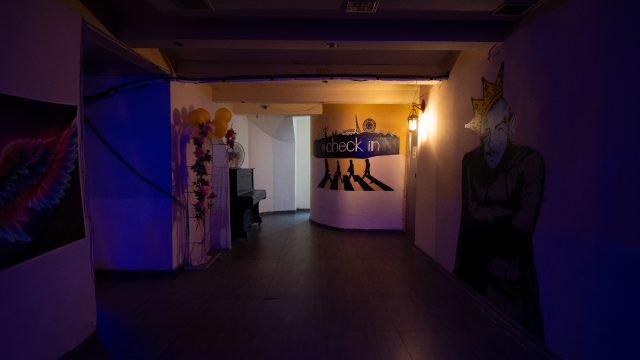 შექმენი დაუვიწყარი მოგონებები მეგობრეთან ერთად კარაოკე ბარ ჩექ ინში image 8