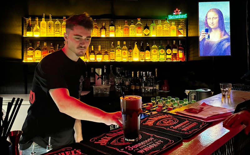 Have an unforgettable time with friends at Zeg Bar. 1