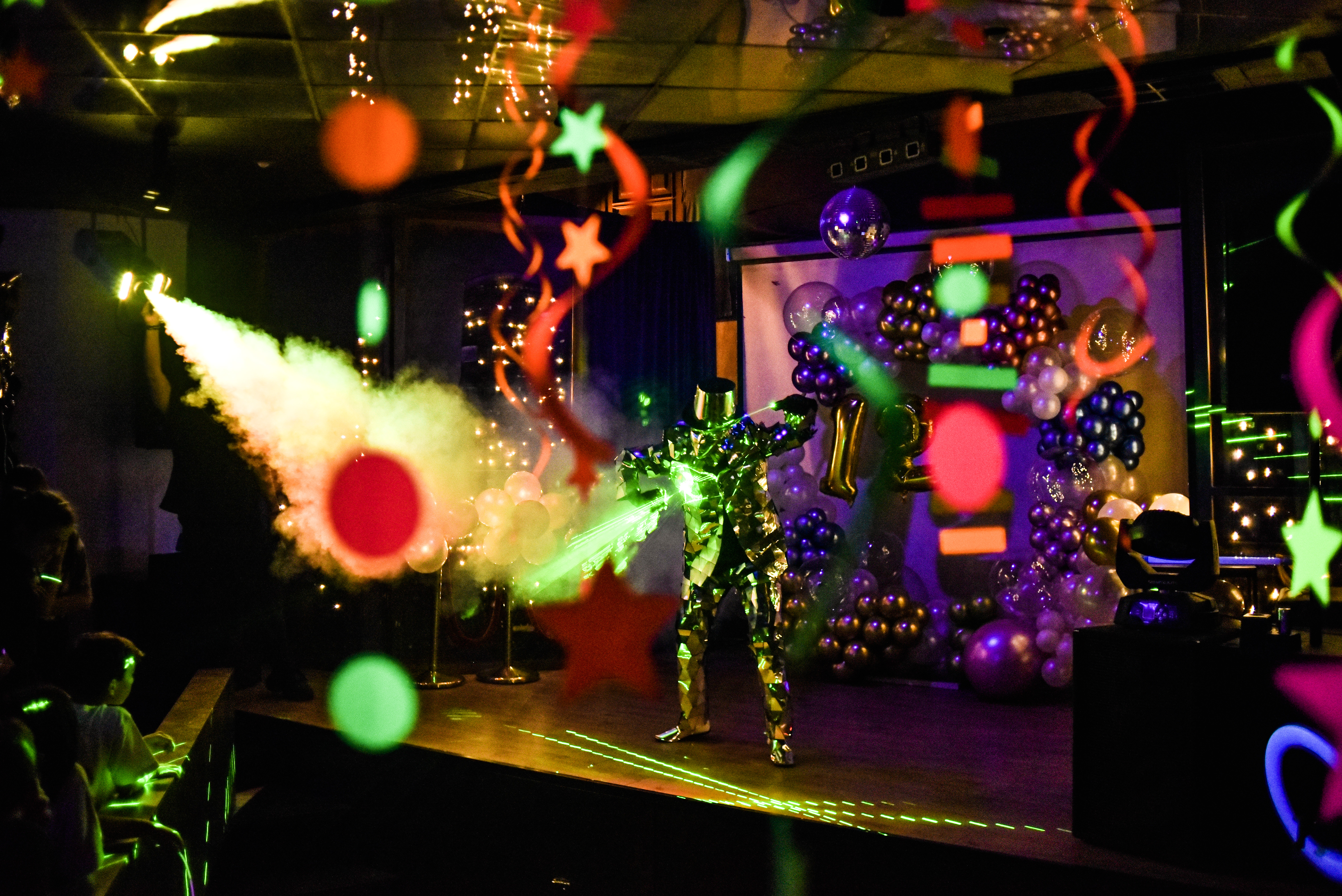 დახურული სივრცე 15 თინეიჯერისთვის საუკეთესო წვეულების გასამართად image 14