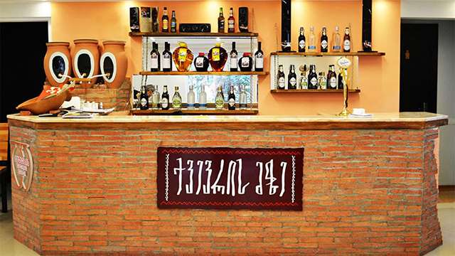 12 ლარად, 20 ლარის ღირებულების უგემრიელესი ღვინოები + ეტიკეტი თქვენი გემოვნებით «ტყუპების საღვინე სახლისგან» image 6