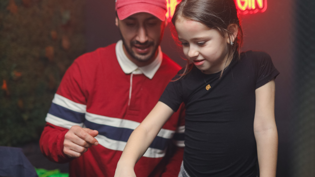 ისარგებლე ფასდაკლებით 10, 15, 20, 25, 30 მოზარდზე გათვლილ წვეულებაზე გროუნაფი | GrownUp -სგან. image 5