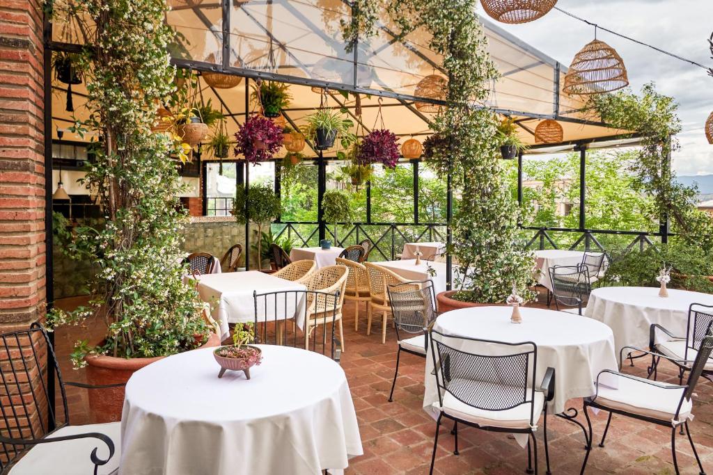 გაატარე საახალწლო საღამო მეგობრებთან ერთად  image 2