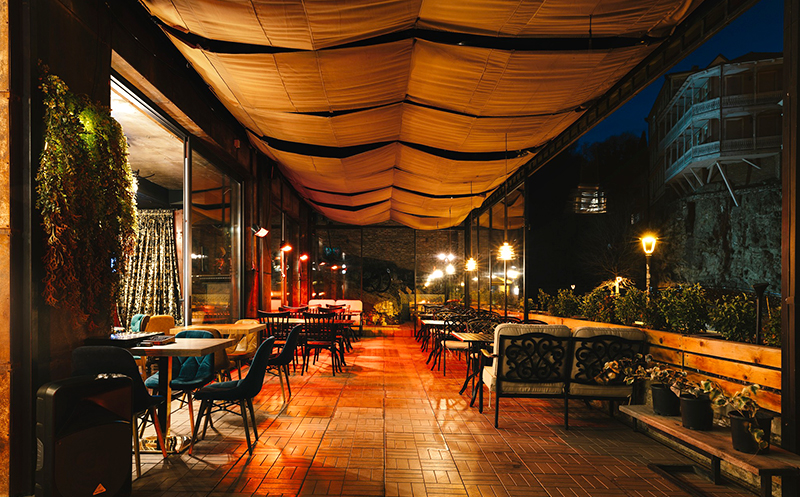 გაატარე დაუვიწყარი დრო მეგობრებთან ერთად და მიირთვი საყვარელი კერძები ტერასა ბოტანიკაში image 0