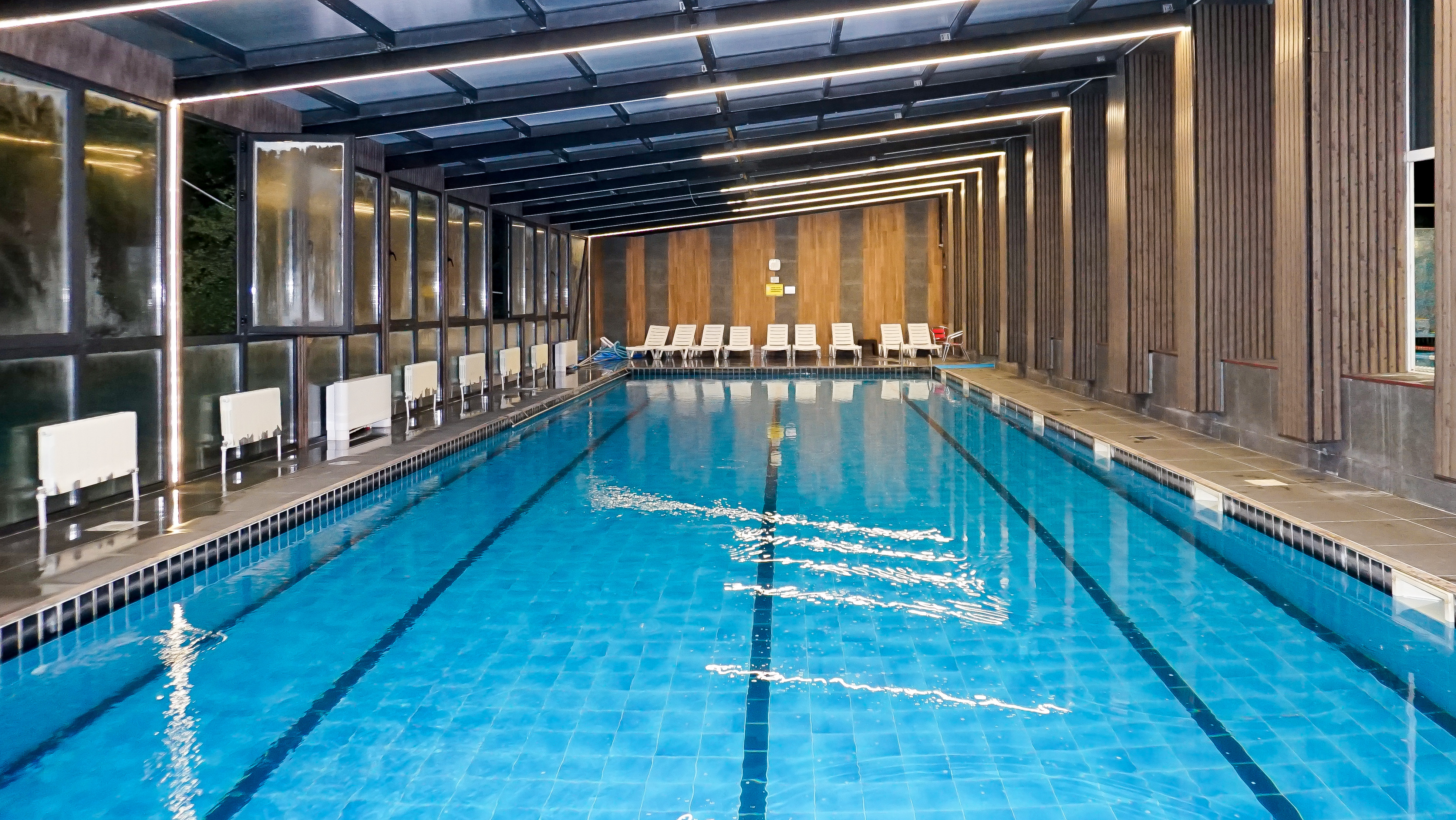 ივარჯიშე და განიტვირთე სპორტკომპლექს არენას ღია და დახურულ აუზებში image 17