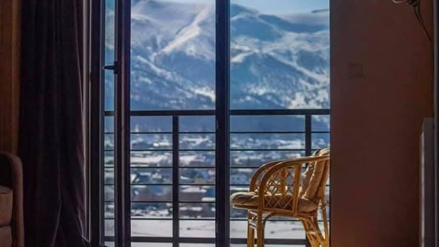 ისარგებლე ფასდაკლებით სამ ოთახიან აპარტამენტში განთავსებაზე პანორამა მგზავრებში. image 9