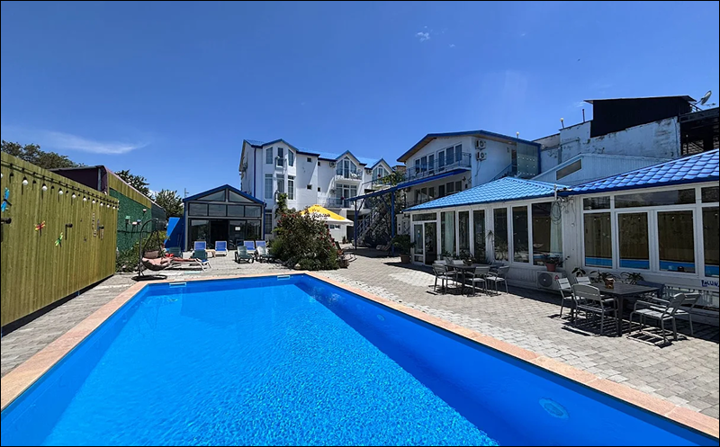 ისარგებლე შეთავაზებით Laguna Beach Club Bazaleti Lake-სგან და გაატარე დაუვიწყარი დრო აუზზე. 6