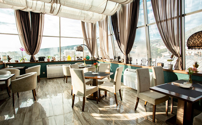 გაატარე დაუვიწყარი დრო მეგობრებთან ერთად პიანო ბარში image 1