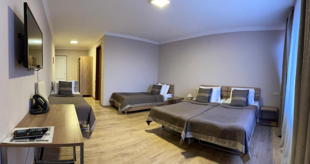 გაატარე დაუვიწყარი დრო სასტუმრო გუდაური ჰათში image 3