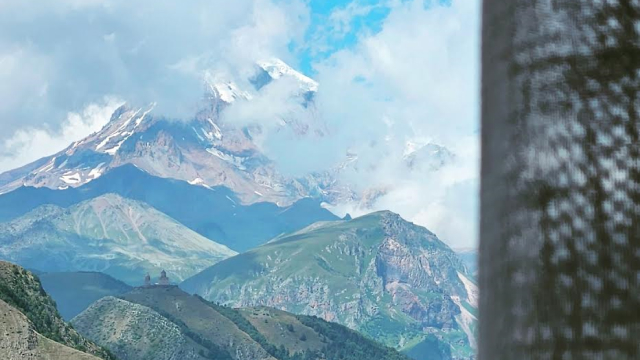 გაატარე დაუვიწყარი დრო კოტეჯ მისთი როქს ყაზბეგში. image 9