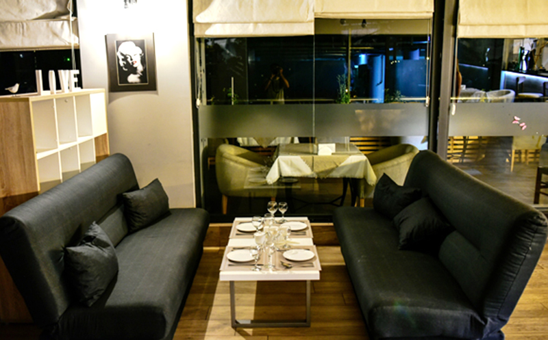 მხიარულება გელოდება კარაოკე ირის ვერანდაში image 5