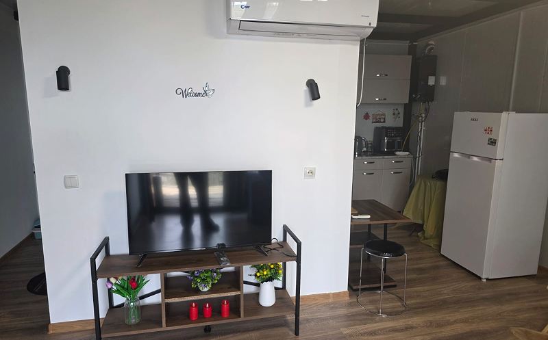 Create unforgettable memories with friends at Nanoland Cottage. 1