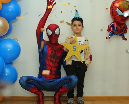 გამოძახებით, 1 საათიანი გასართობი პროგრამა, 2 ანიმატორი, ვარსკვლავის გახსნა და კომფეტის წვიმა