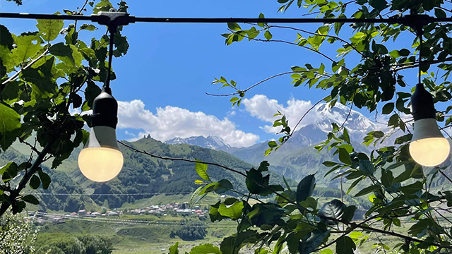 ისარგებლე ფასდაკლებით ნომერში 4 სტუმრის განთავსებაზე, ყუროს მთის ხედით, აქსიენი | Axien -ში. image 0