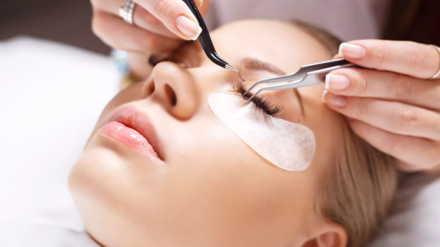 Take advantage of discounts on eyelash lamination and extension at Daphne Beauty Salon. image 0