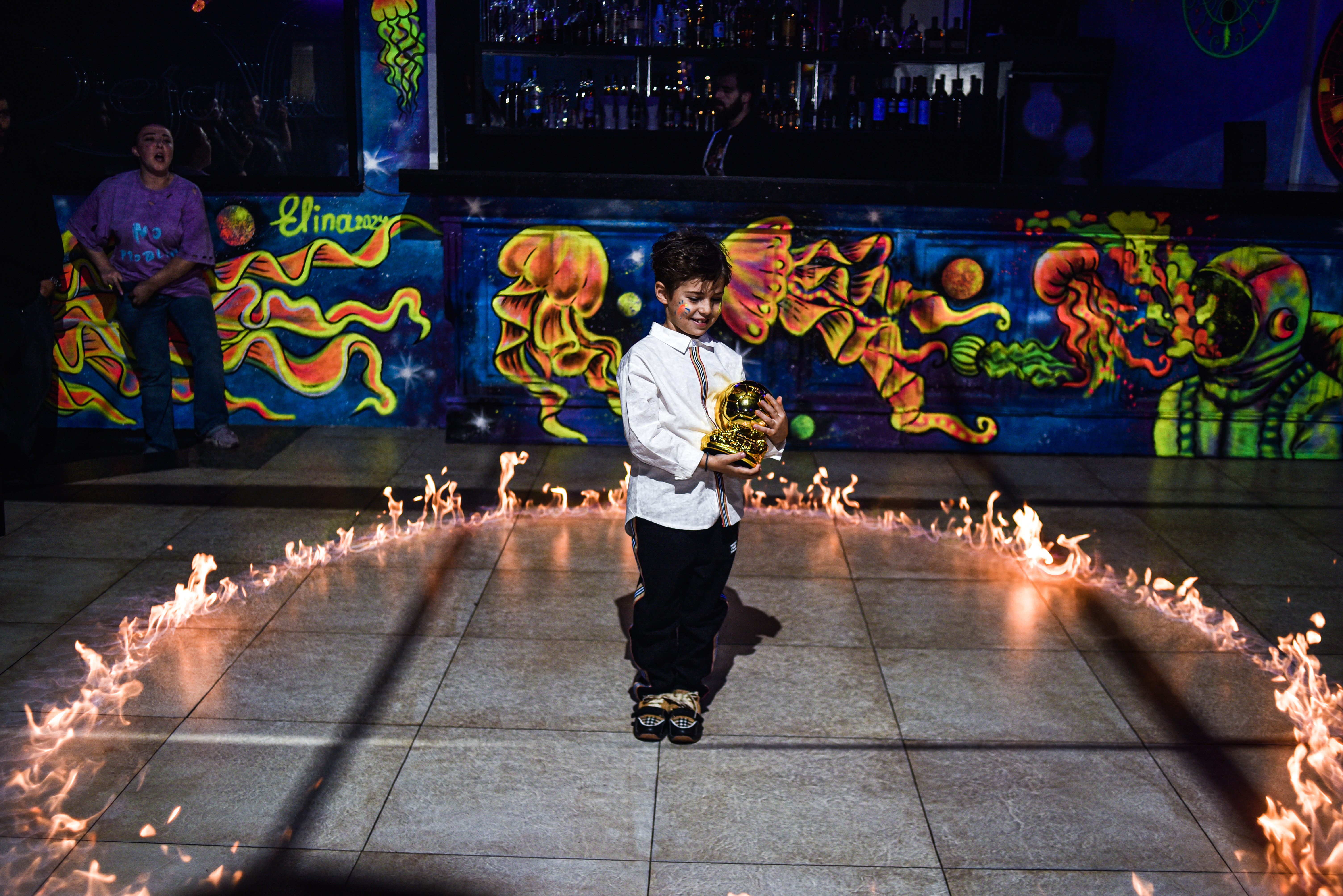 დახურული სივრცე 10,15, 20, 25 და 30 თინეიჯერისთვის საუკეთესო წვეულების გასამართად 5