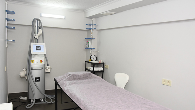 Within this offer, get a discount on ultrasonic wave massage for your desired body area at Beauty Centre Annia.  image 8