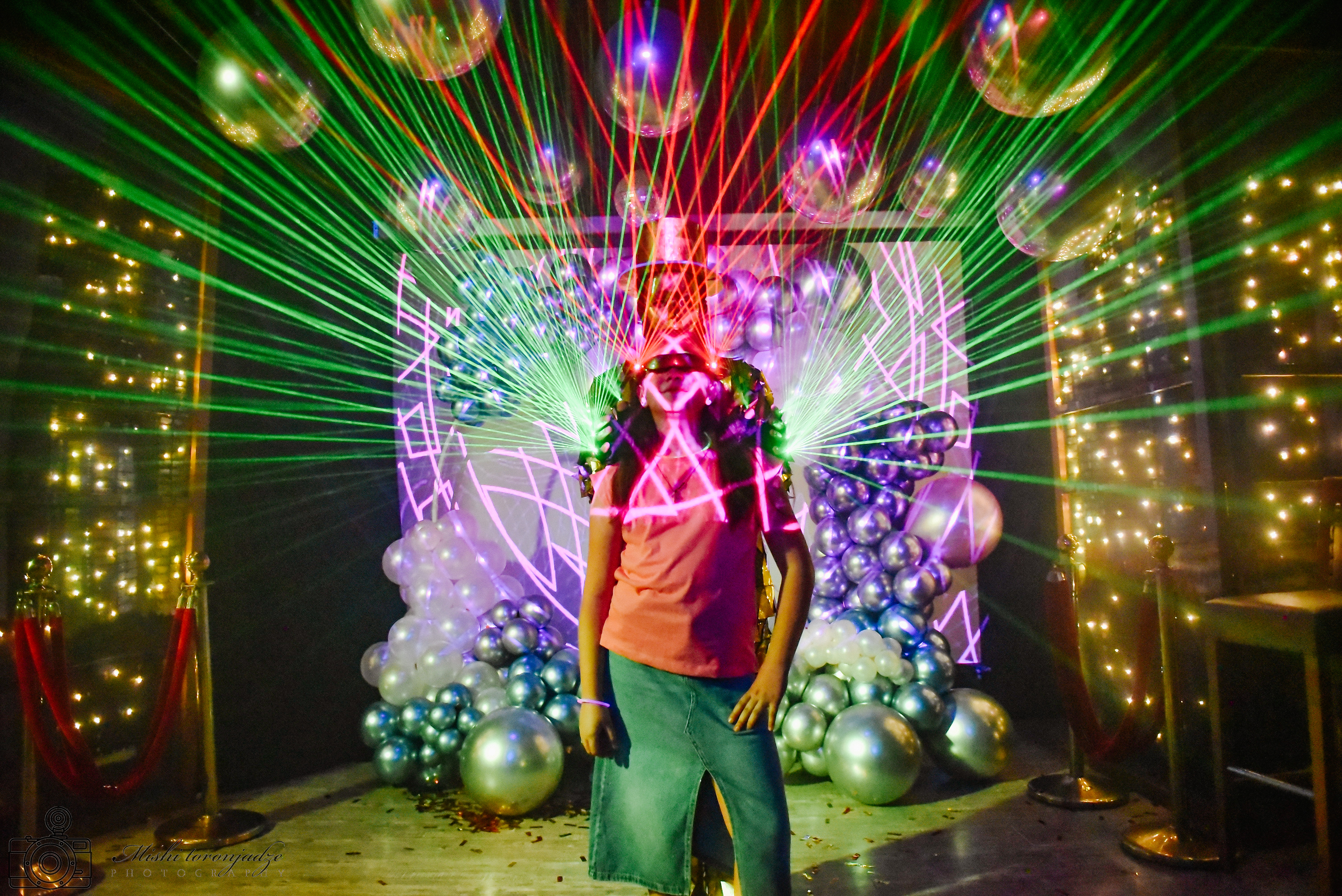 დახურული სივრცე 10,15, 20, 25 და 30 თინეიჯერისთვის საუკეთესო წვეულების გასამართად 11