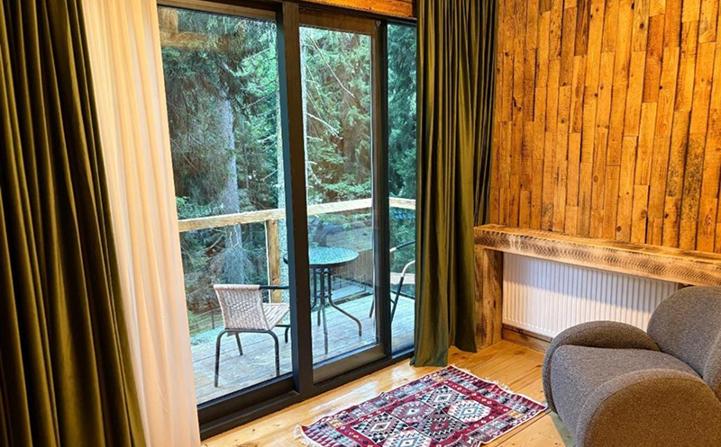 შექმენი დაუვიწყარი მოგონებები ეჩივითის კოტეჯში 1