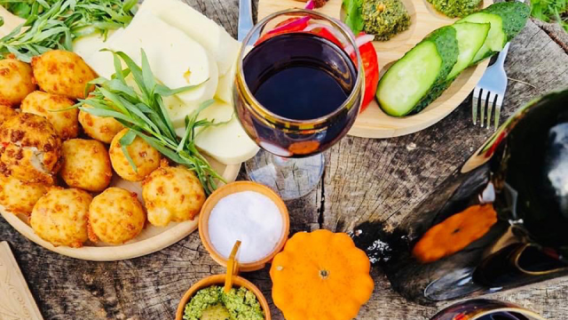 ისარგებლე ფასდაკლებით საოჯახო ნომერში 4 სტუმრის განთავსებაზე ბერხევა გლემპინგი | Berkheva Glamping -ში. image 10